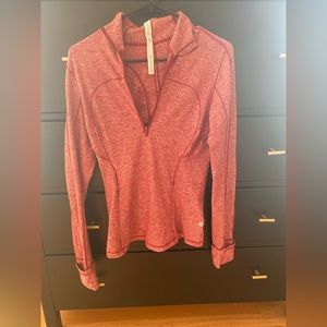 Barely worn lululemon 1/2 zip pullover. Size 6